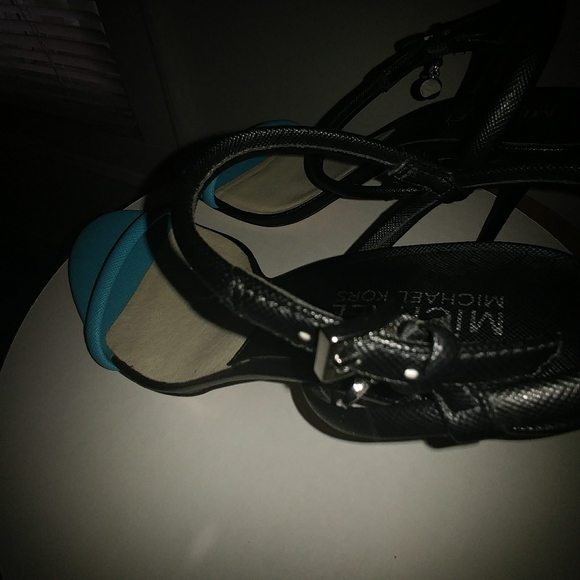 Michael kors shoes - Picture 4 of 7